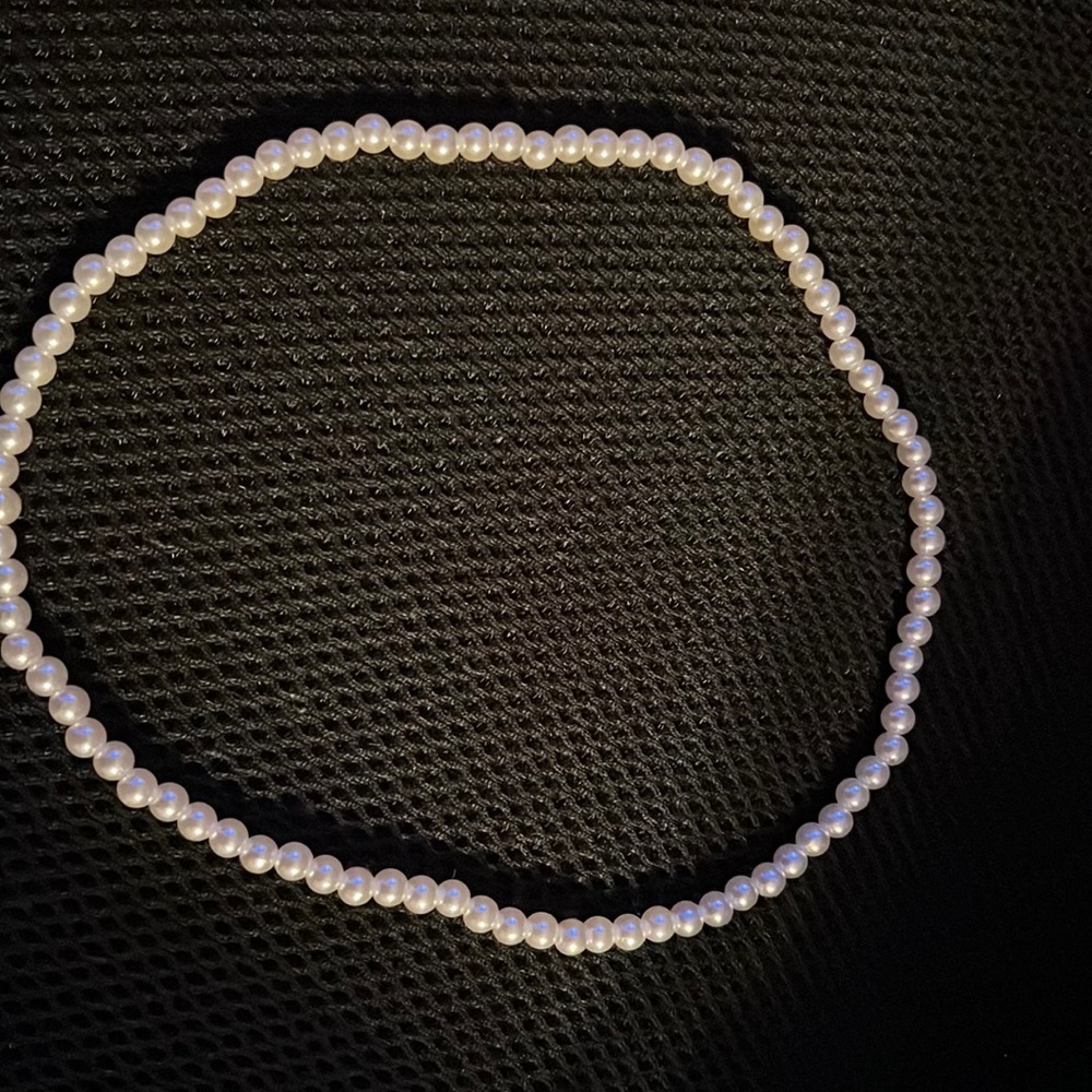 Pearl necklace (small size pearl)
